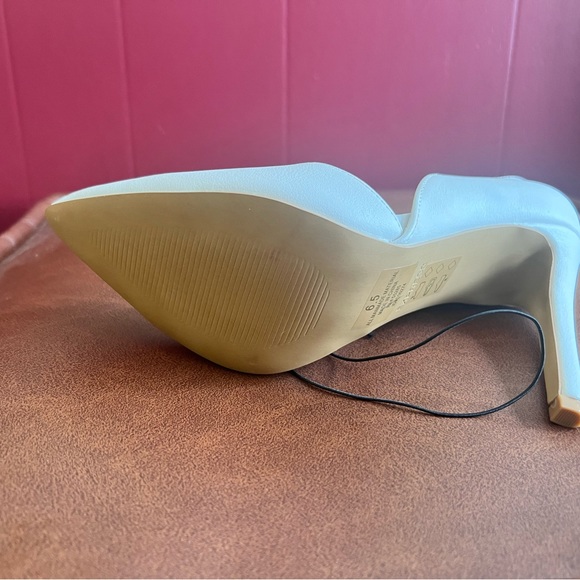 Express White & Pink pumps - Picture 5 of 8